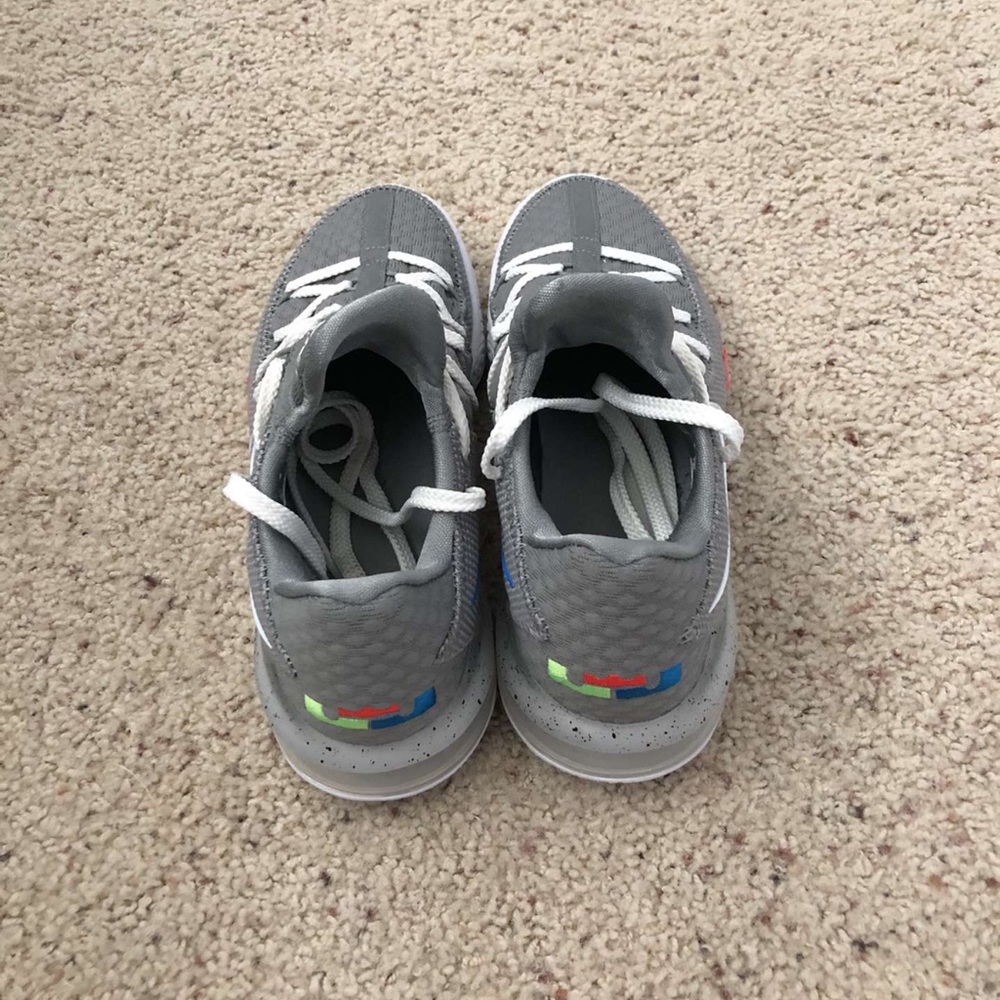 Nike Lebron 17s Low ‘Particle Grey’